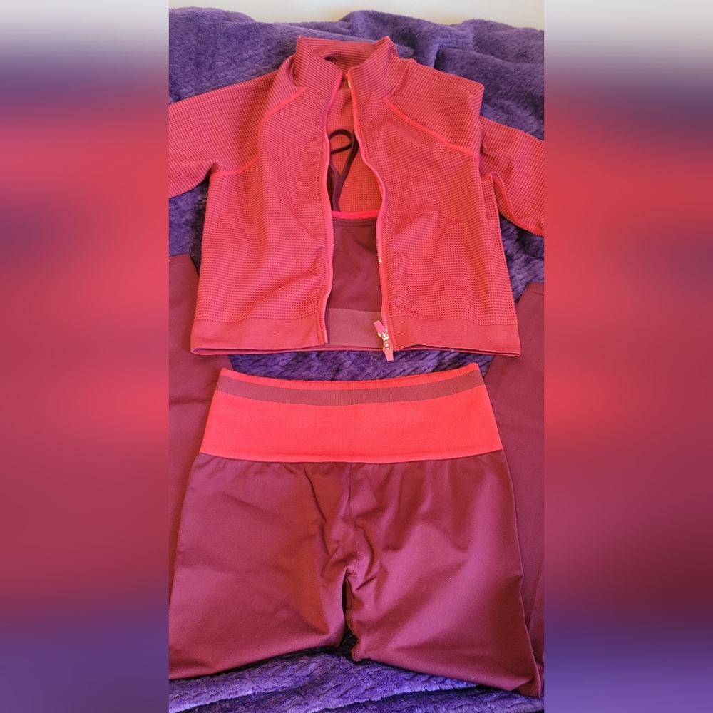 Fabletics 3-piece SEAMLESS set - Picture 8 of 10